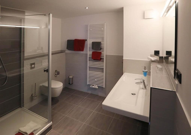 Bathroom 3, Hotel 7 Säulen, Dessau-Roßlau