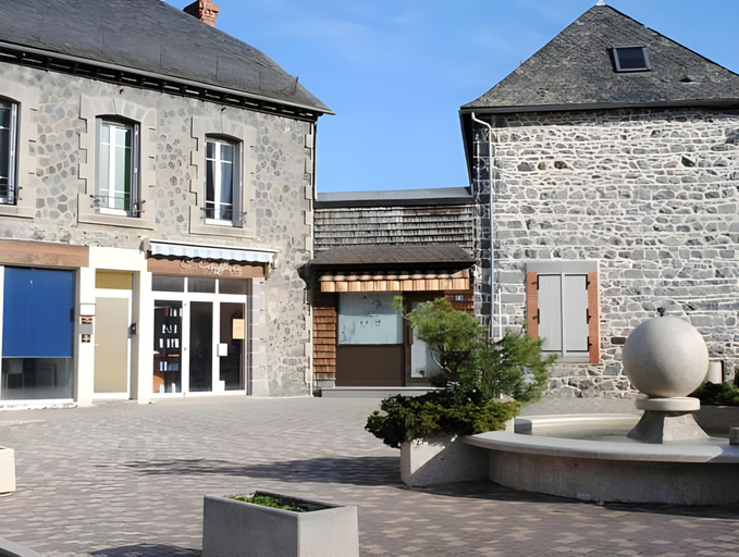 Exterior & Views 2, Hotel Des Voyageurs Chez Betty, Cantal