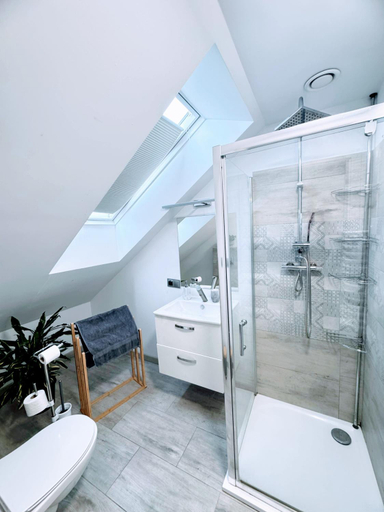 Bathroom 3, Farma IT, Łuków