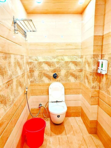 Bathroom 3, Hotel Neelkanth, Faizabad
