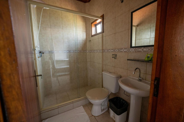 Bathroom 2, Pousada Buena Onda - Garopaba-SC - 50m da Praia, Garopaba