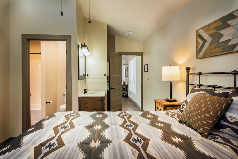 Interior 4, Spring Meadow Retreat, Mariposa