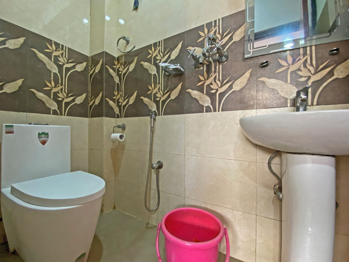 Bathroom 4, Hotel Maheshwor, Bagmati