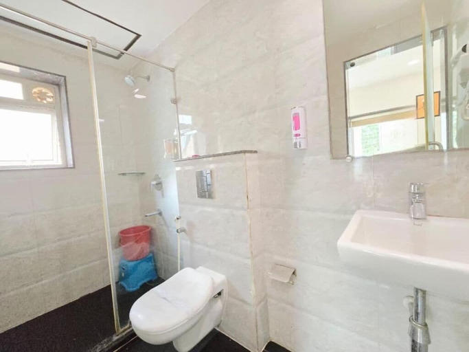 Bathroom 2, The Platinum saltlake, North 24 Parganas