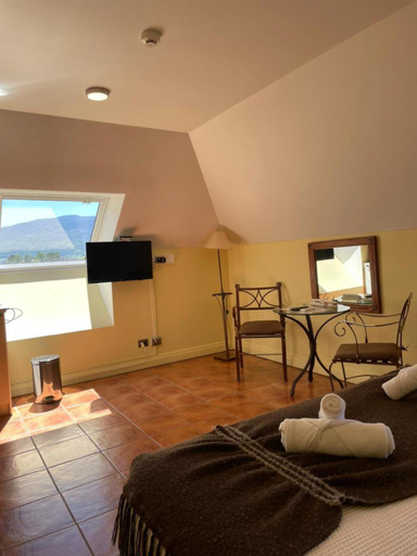 Bedroom, Hotel del Volcan, Cautín