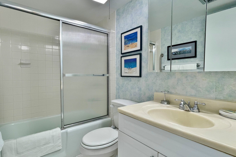 Bathroom 4, Pelican, Volusia