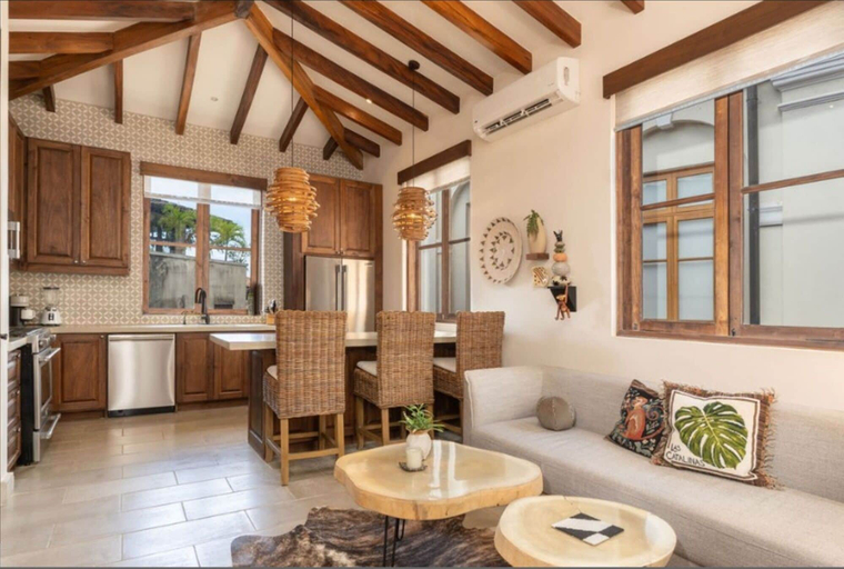 Living area 2, Bright, Modern Home with Beach Club Access and Walking Distance to the Beach, Santa Cruz