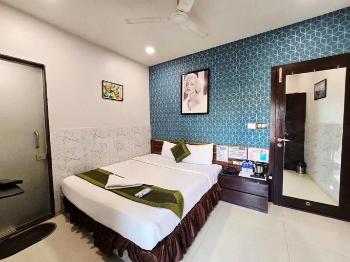 Room 5, The Platinum saltlake, North 24 Parganas
