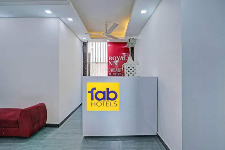 Reception 2, Fabhotel The Royal Inn I, Delhi