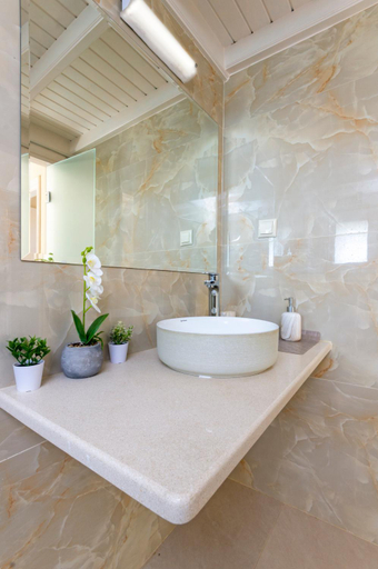 Bathroom 3, Potamos Apartments, Ionian Islands