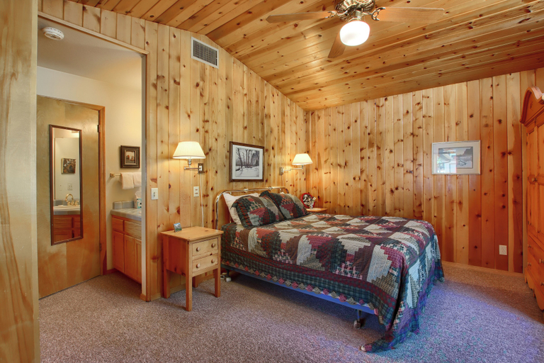 Bedroom 2, Quail Meadow, Mariposa