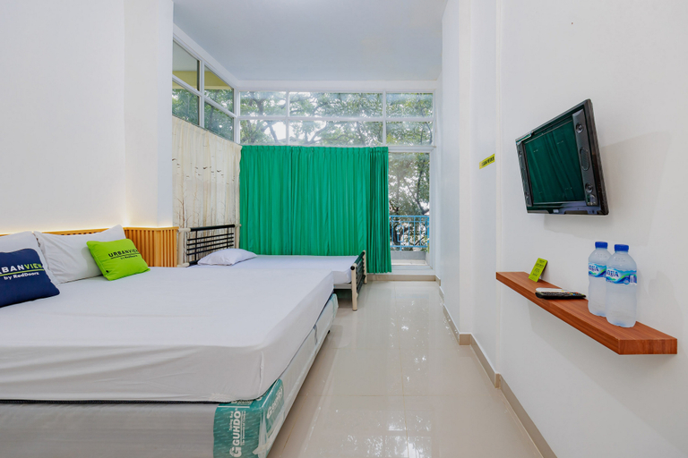 Urbanview Hotel BSD City - Tap to explore photos