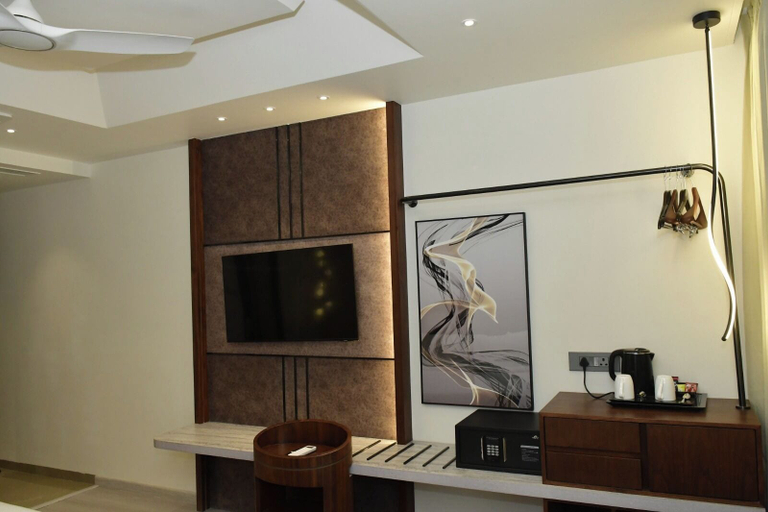 Interior 4, VARAY GRANDE, Ujjain