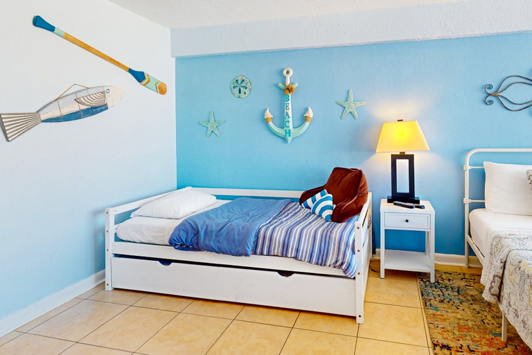 Room 4, Daytona Beach XII, Volusia