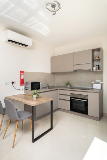 Private kitchen 4, Sunlit Penthouse - 2 Terraces & Hot Tub