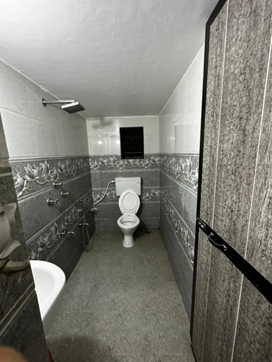 Bathroom 2, Baga Beachway, GuestHouse, North Goa