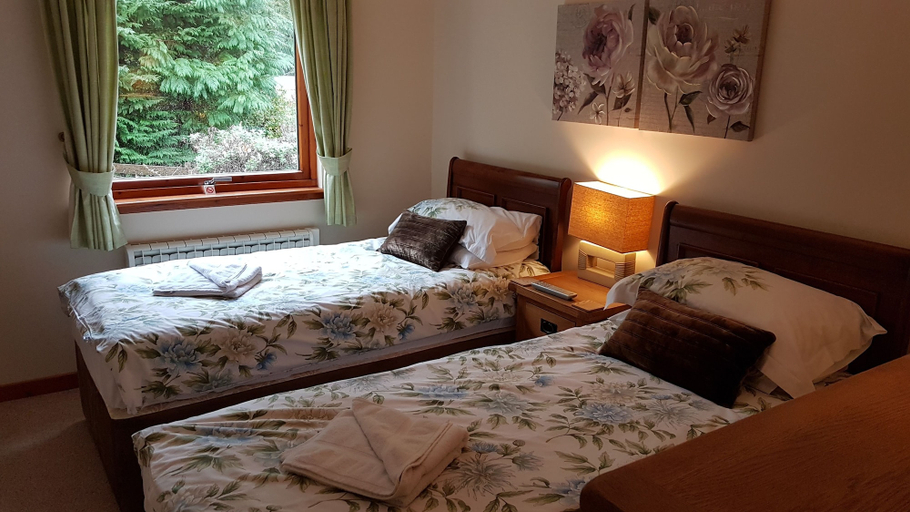 Bedroom 3, Lochview Guest House, Highland
