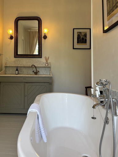 Bathroom 5, Manoir de Plaisance, Charente-Maritime