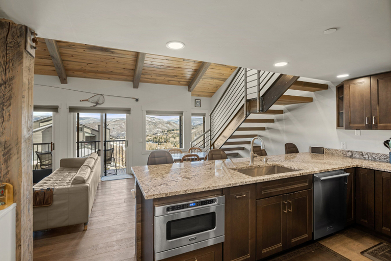 Interior 2, Central Aspen Condo Walk to Gondola & Ruby Park - LC5, Pitkin