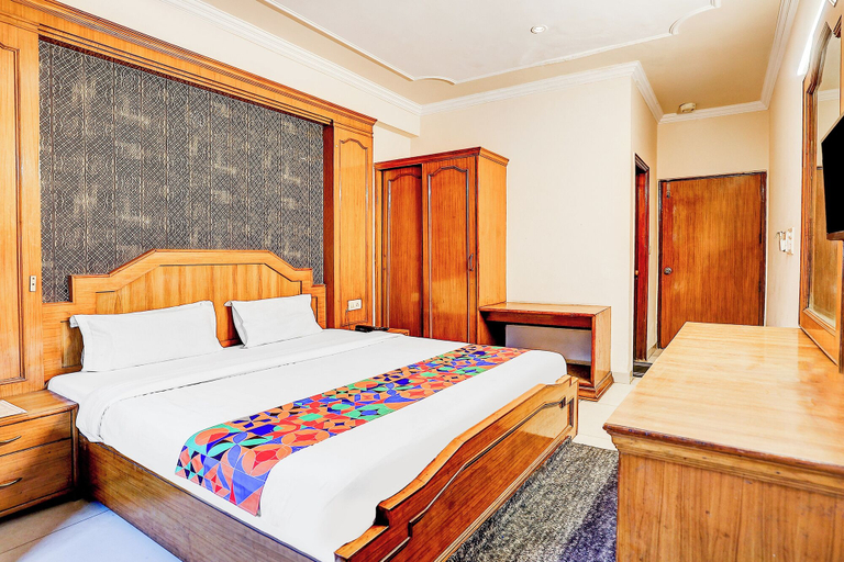 Room 3, Via Gold Palace, Delhi