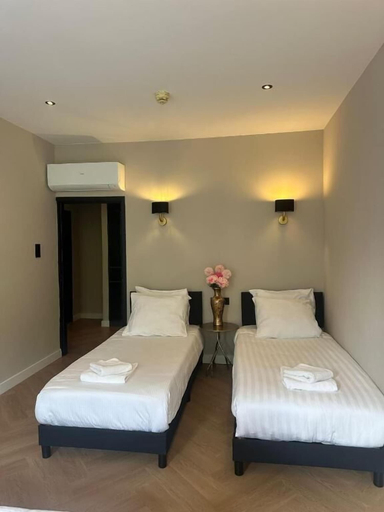 Bedroom 4, Hotel 83, Amsterdam