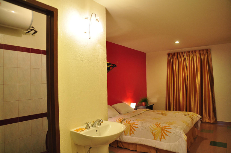 Bedroom 2, Silverstar Hotel, Cameron Highlands