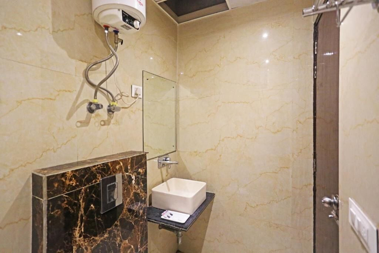 Bathroom 4, Comfy Stay Hotels, Delhi