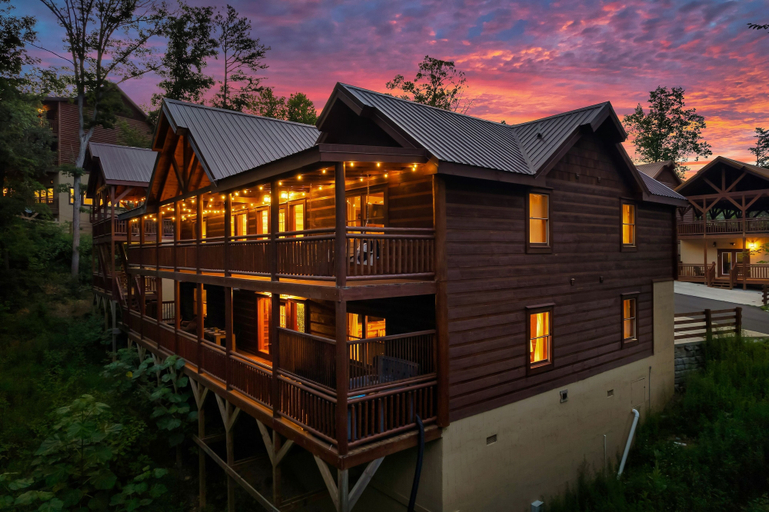 Exterior 1, Big Chief Lodge, Sevier