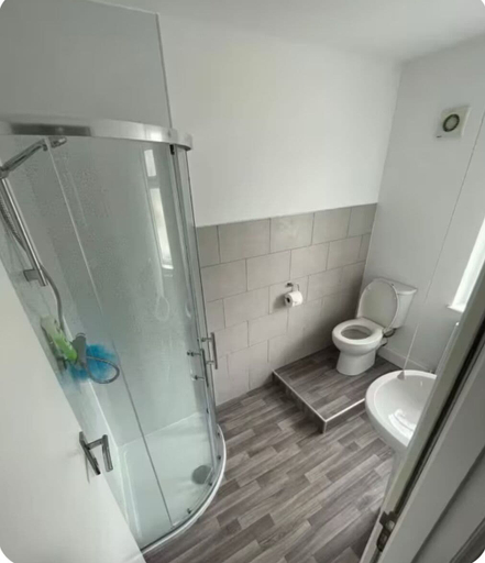Bathroom 5, Stratos Realty, Bristol