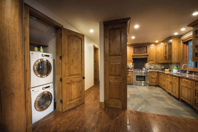 Others 5, Rustic Retreat, Mariposa