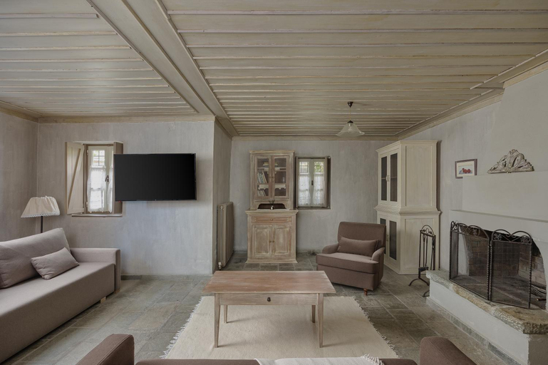 Others 5, Avragonio, Epirus