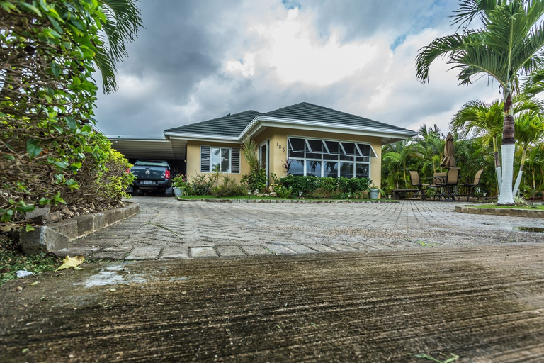 Exterior & Views 2, Ocho Rios Getaway Villa at The Palms
