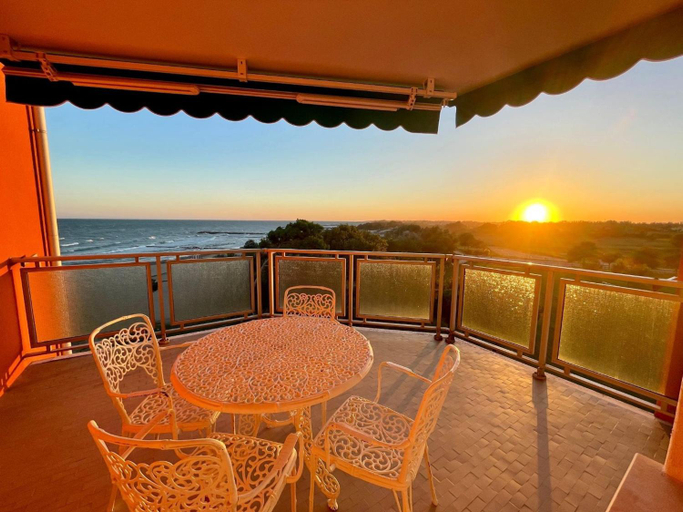 Others 5, Beachfront Apartment With Sea View, Venezia