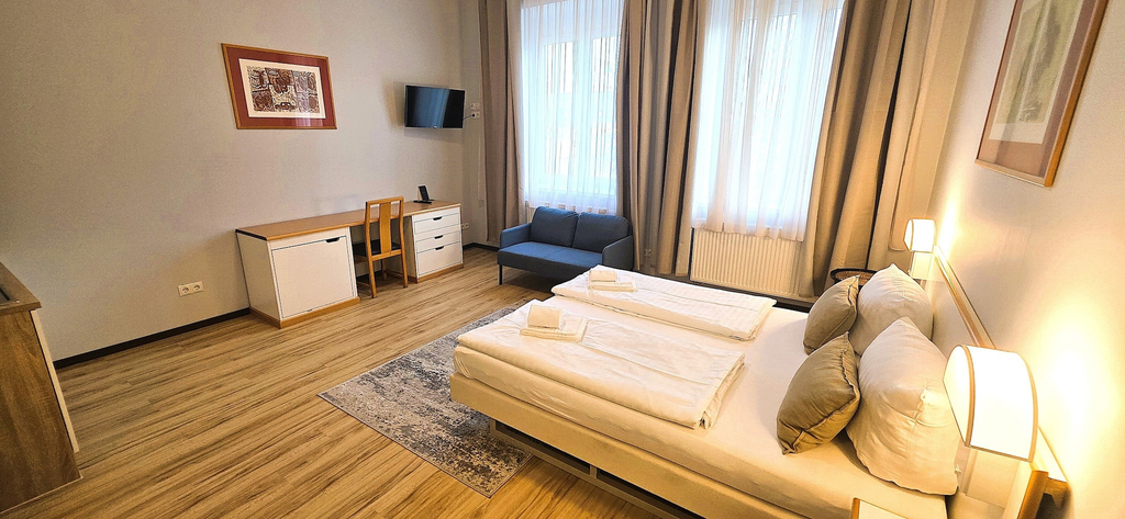 Room 5, UNEA Aparthotel Leipzig, Leipzig