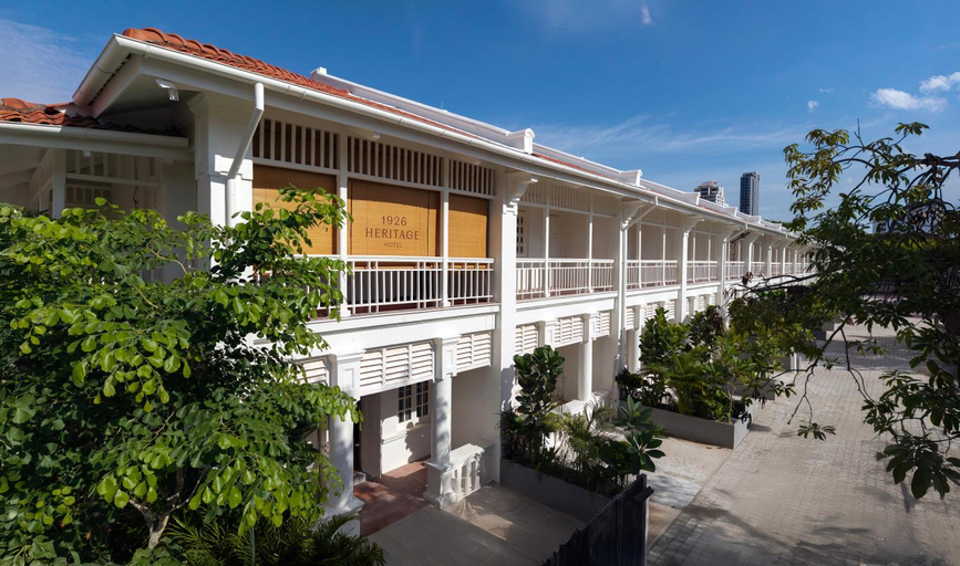 Exterior & Views