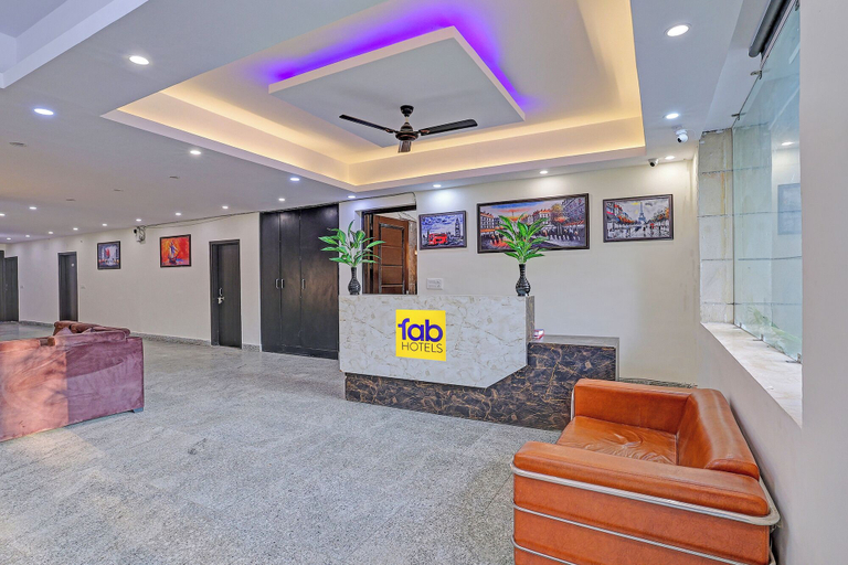 Reception 3, FabHotel Orchid White Inn - 600m from Noida Sector 16 Metro Station Noida, Gautam Buddha Nagar