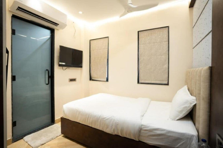 Room 3, Hotel Sunshine Palace, Varanasi
