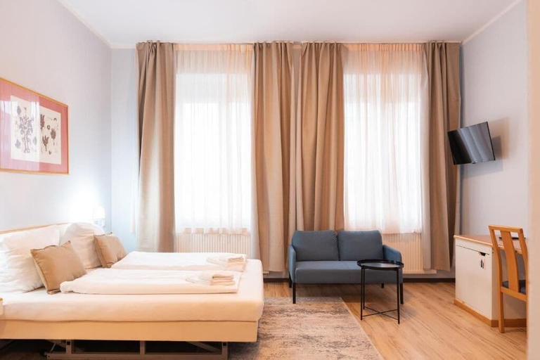 Room 4, UNEA Aparthotel Leipzig, Leipzig