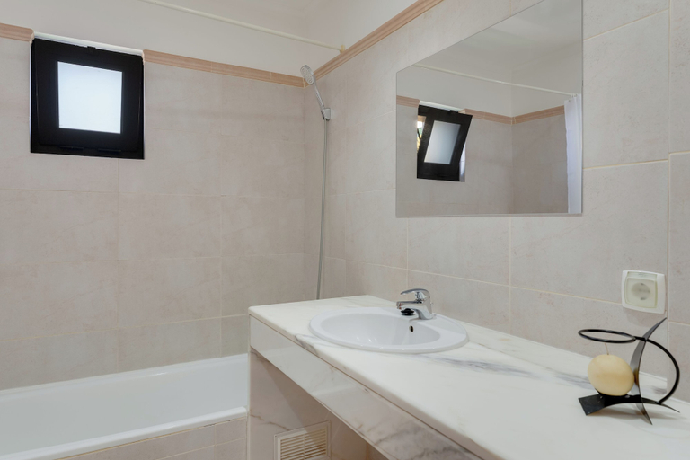 Bathroom 3, Andrade's Villa by HRM, Santa Cruz