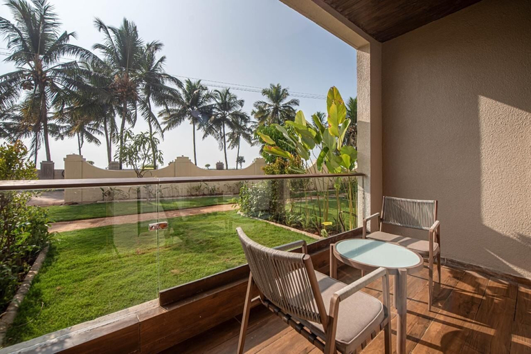 Property grounds, Peninsula Del Mar Beach Resort, Udupi
