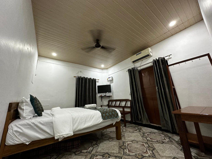 Bedroom 1, Baga Beachway, GuestHouse, North Goa