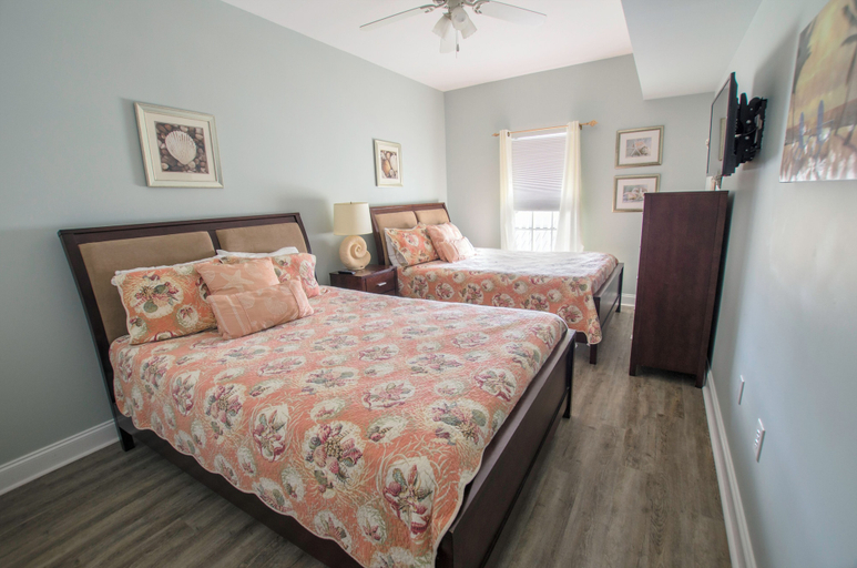 Interior 2, Coconut Grove - 403, Horry
