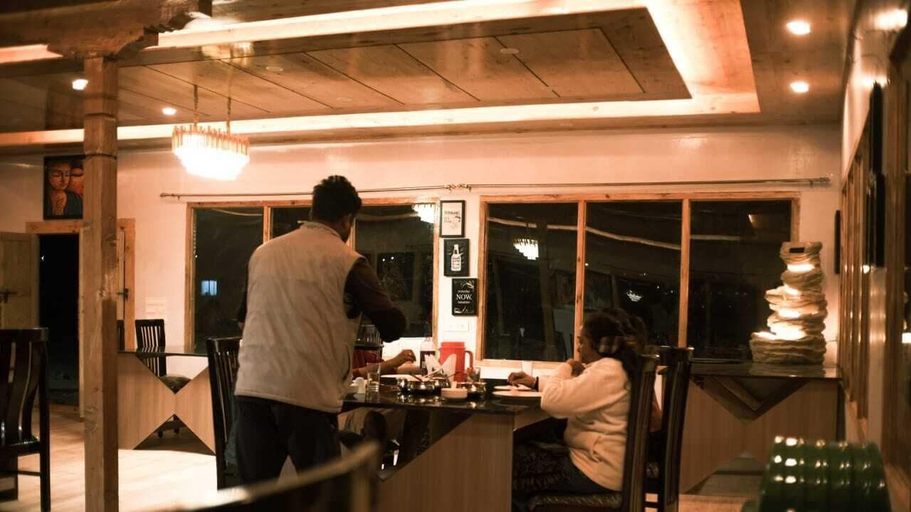 Dining, Wilderness Retreat, Leh