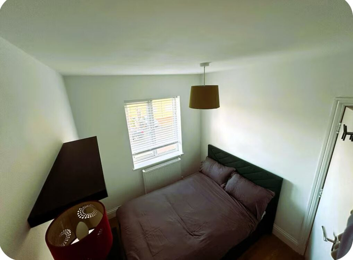 Room 2, Stratos Realty, Bristol