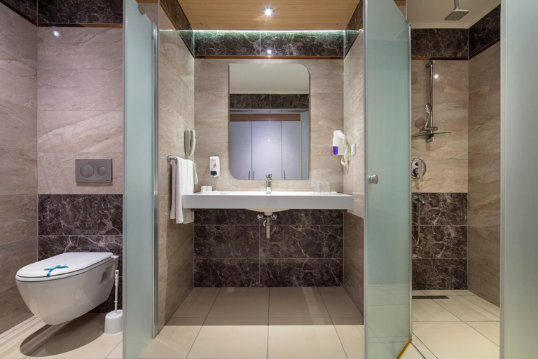 Bathroom 5, Royal Garden Beach Hotel, Alanya