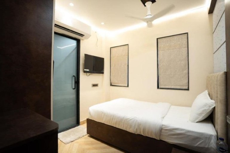 Room 1, Hotel Sunshine Palace, Varanasi