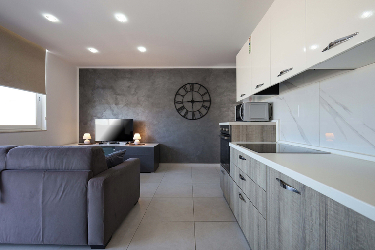 Interior 4, Serene 2BR Penthouse - Sea View Terrace, Saint Paul's Bay