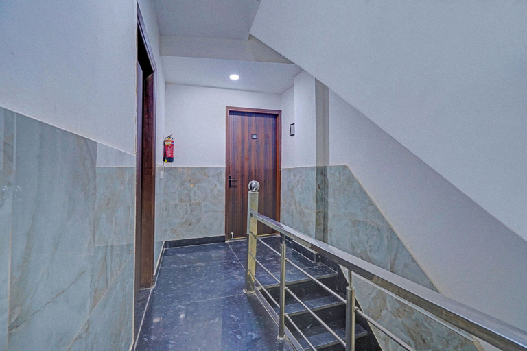 Lobby 2, Via Stars, Gautam Buddha Nagar