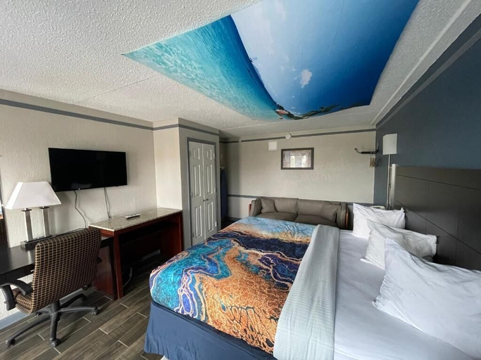 Bedroom 5, Kings Inn, Shelby