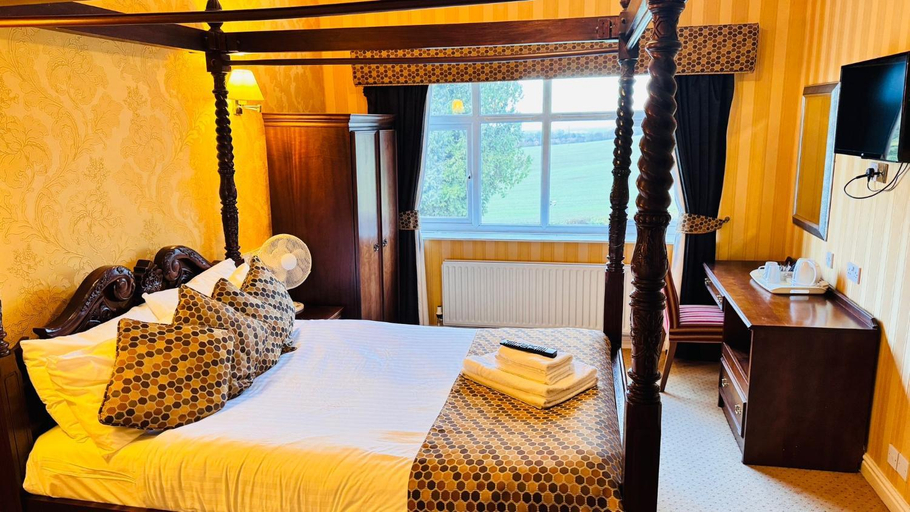 Bedroom 3, Buckatree Hall Hotel, Telford and Wrekin